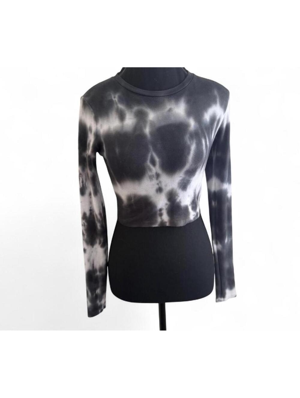 Full Tilt black and white  ribbed tie-dye longsleeve crop top